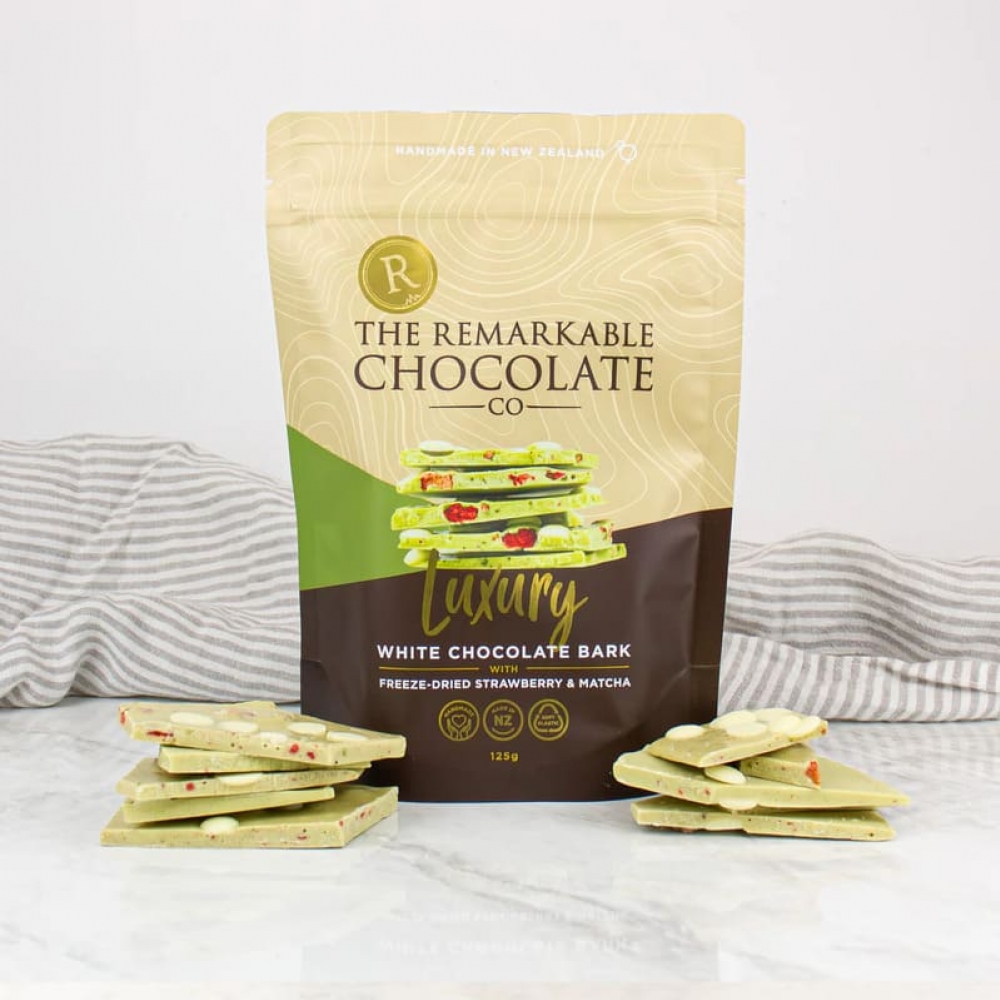 新西兰Sweet Moments奇妙白巧克力 搭配草莓抹茶酥脆片 125 克