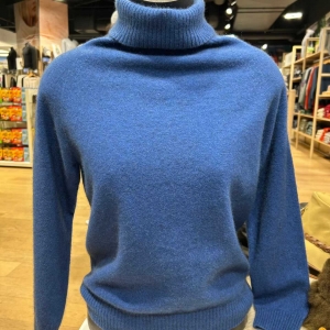 Kapeka美丽诺羊毛麻花辫设计V领毛衣